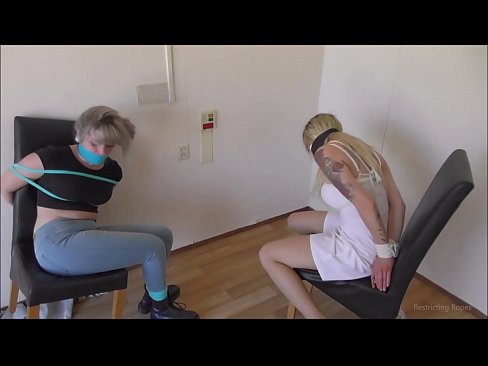 ❤️ Sõltuvuses / seotud ja suukorvistatud / neiu hädas Anaal video at us ﹏